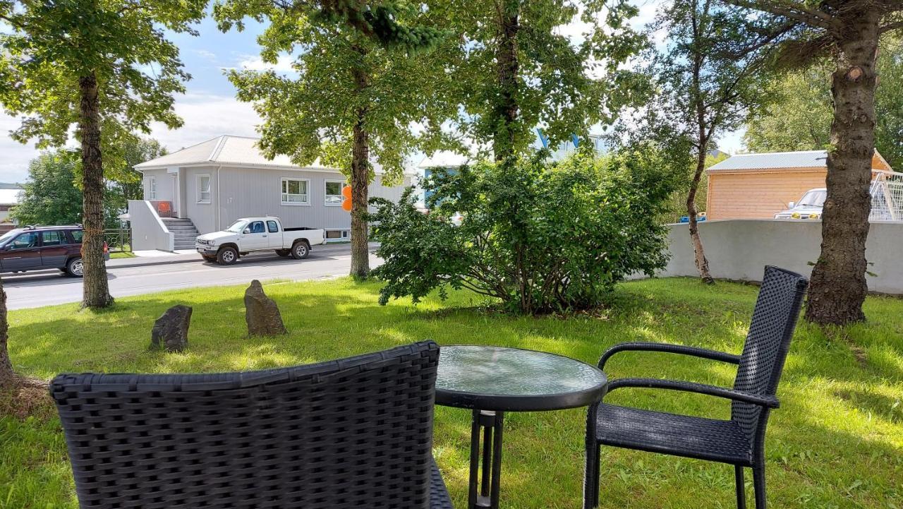 B&B Rooms Husavik 1 Eksteriør billede